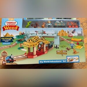 NWT Thomas & Friends Wooden Big World Adventures Set